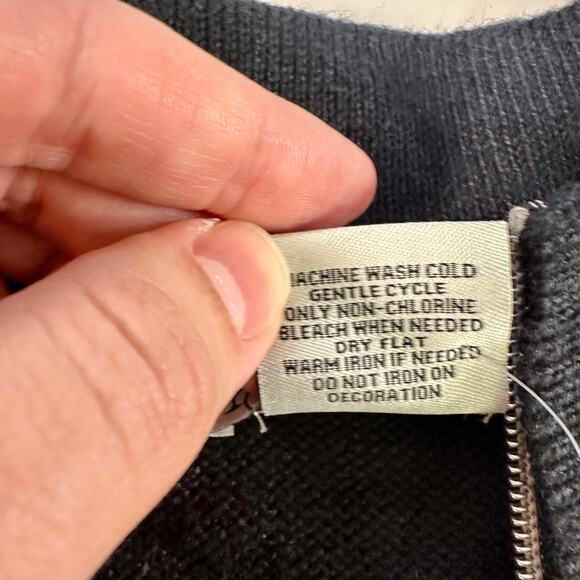 Nouveaux NWT Women's Medium Black Full Zip Christmas Ornament Vest Embellished - Picture 4 of 10